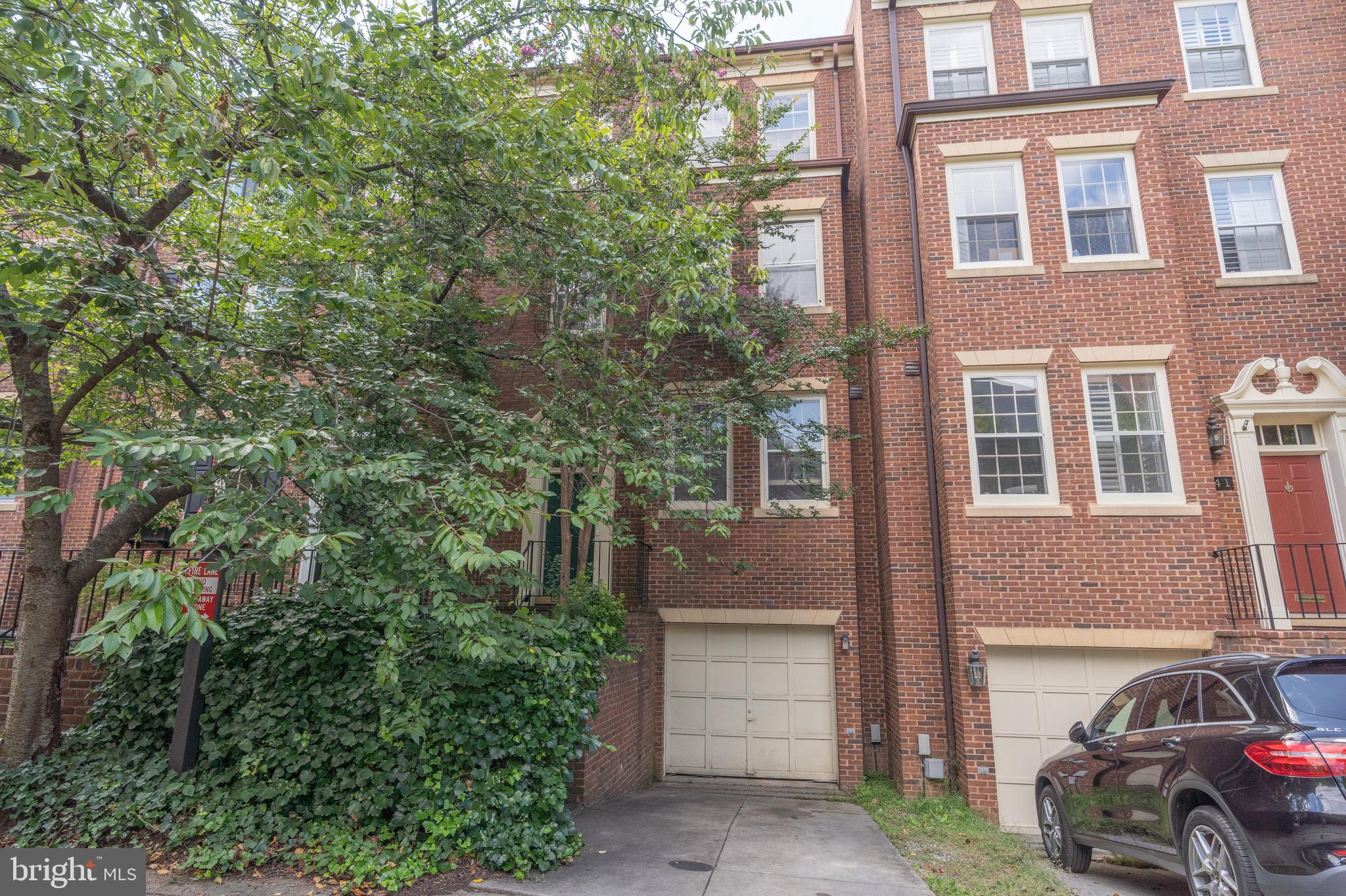 3743 WINFIELD LANE NW