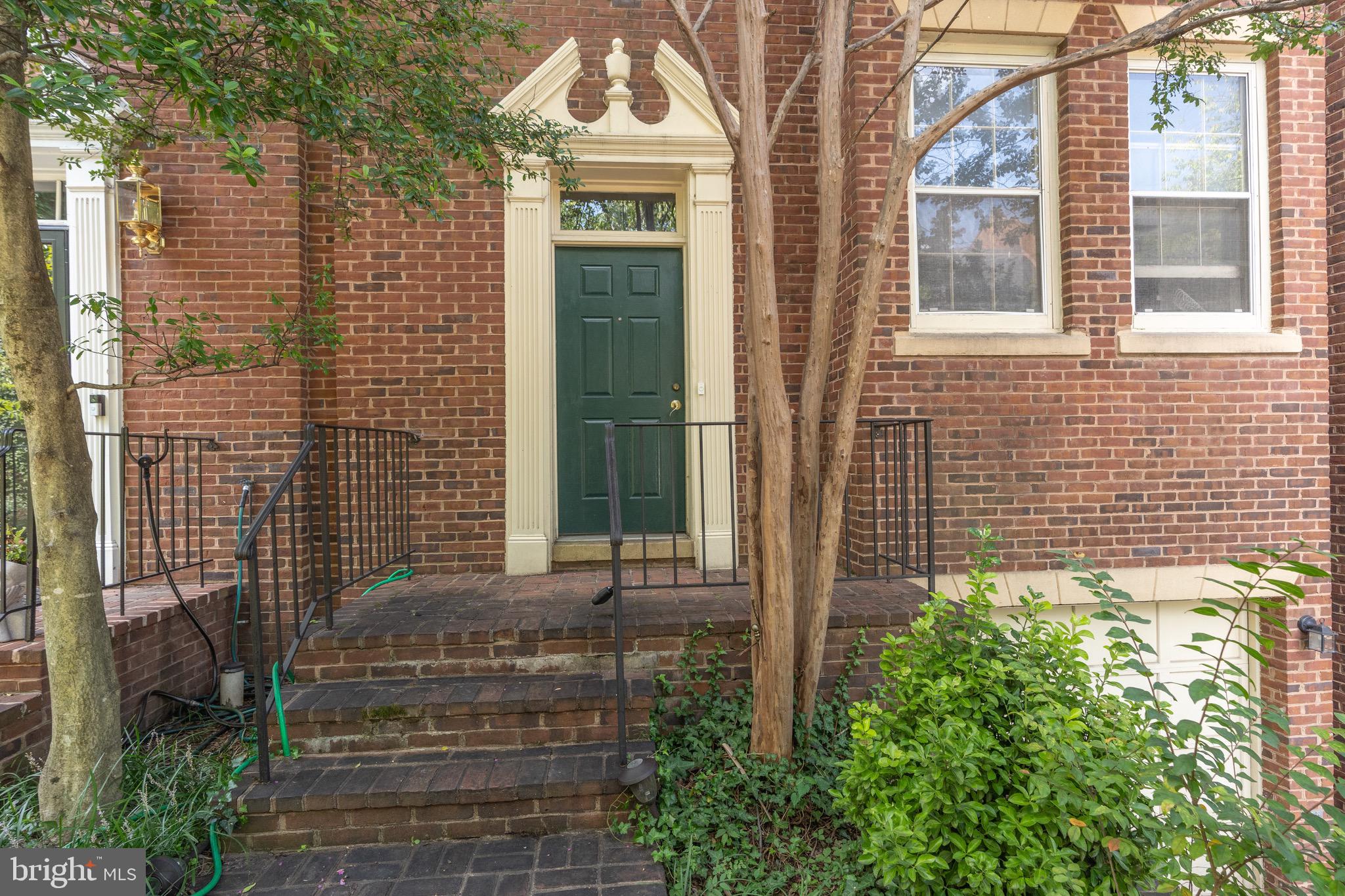 3743 WINFIELD LANE NW