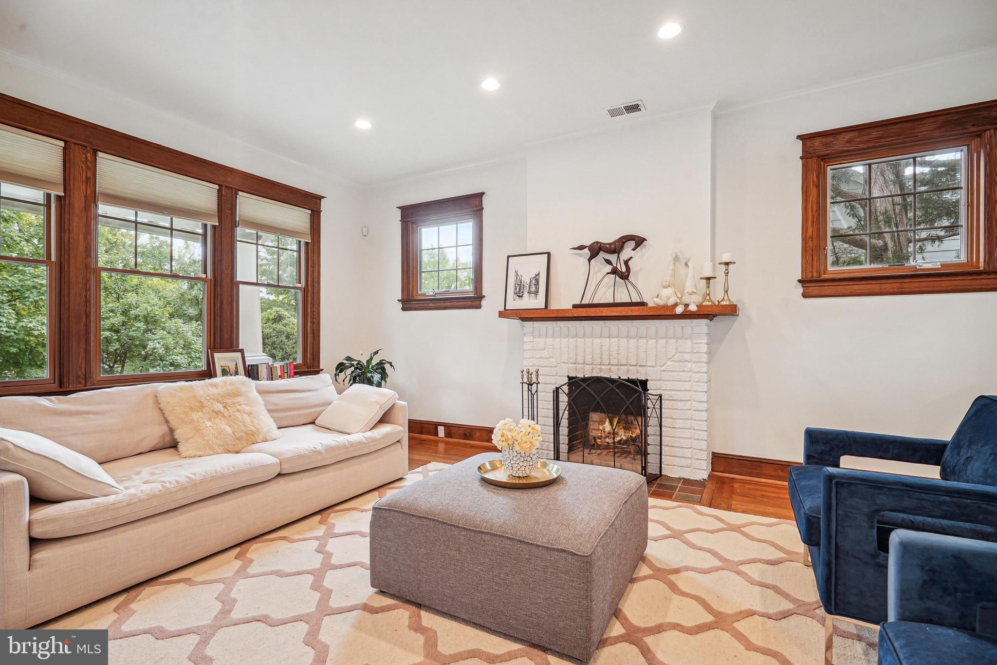 3427 OLIVER STREET NW