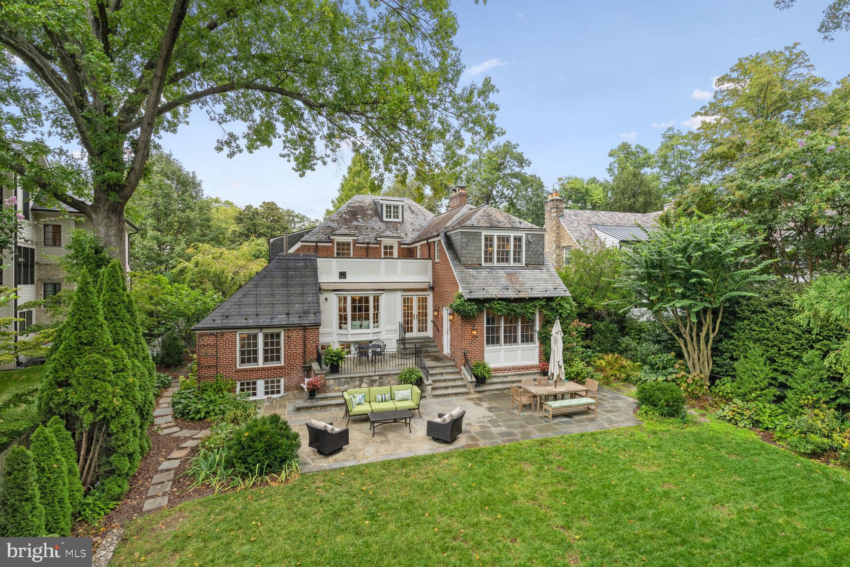 4828 QUEBEC STREET NW