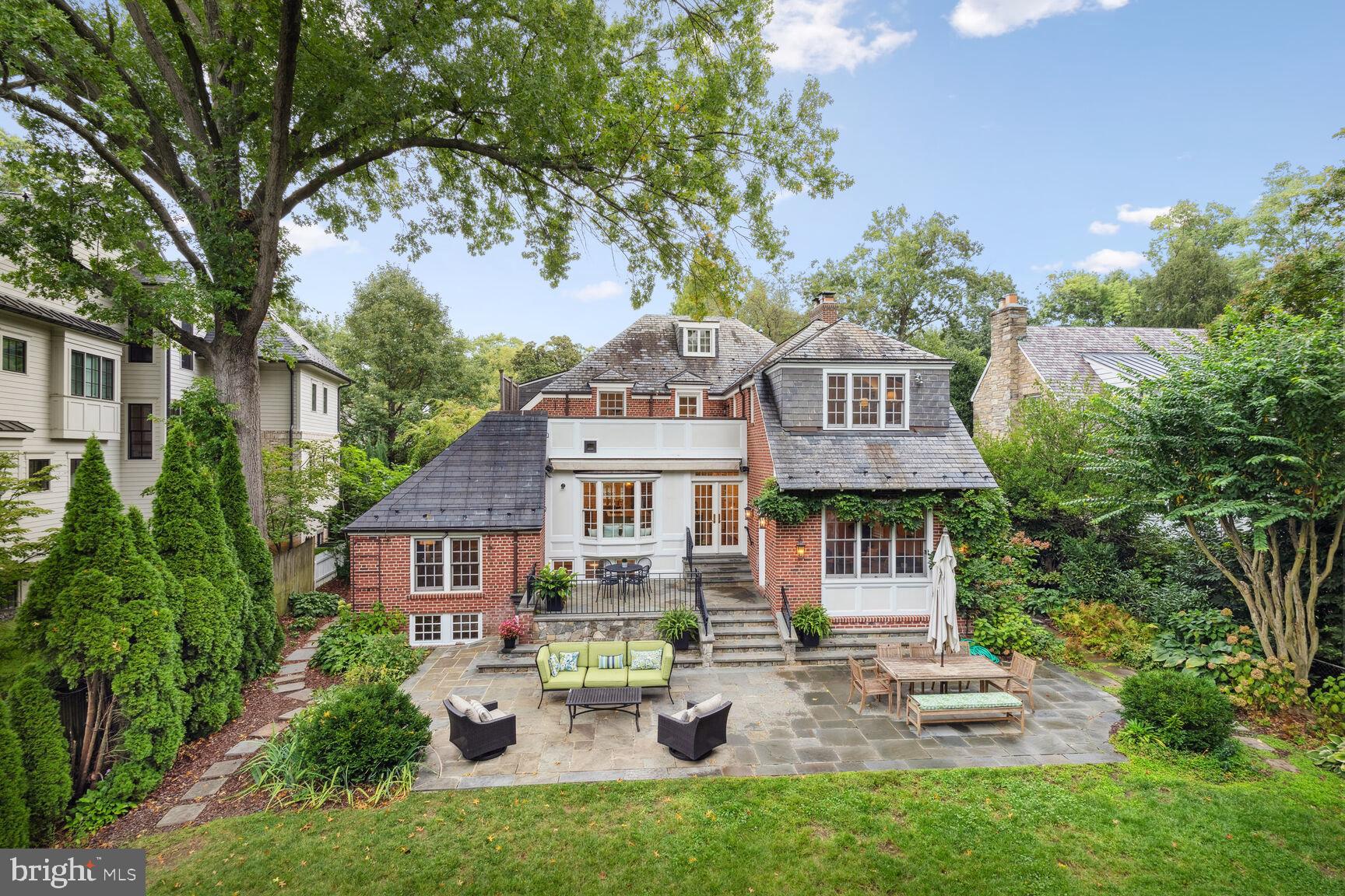 4828 QUEBEC STREET NW