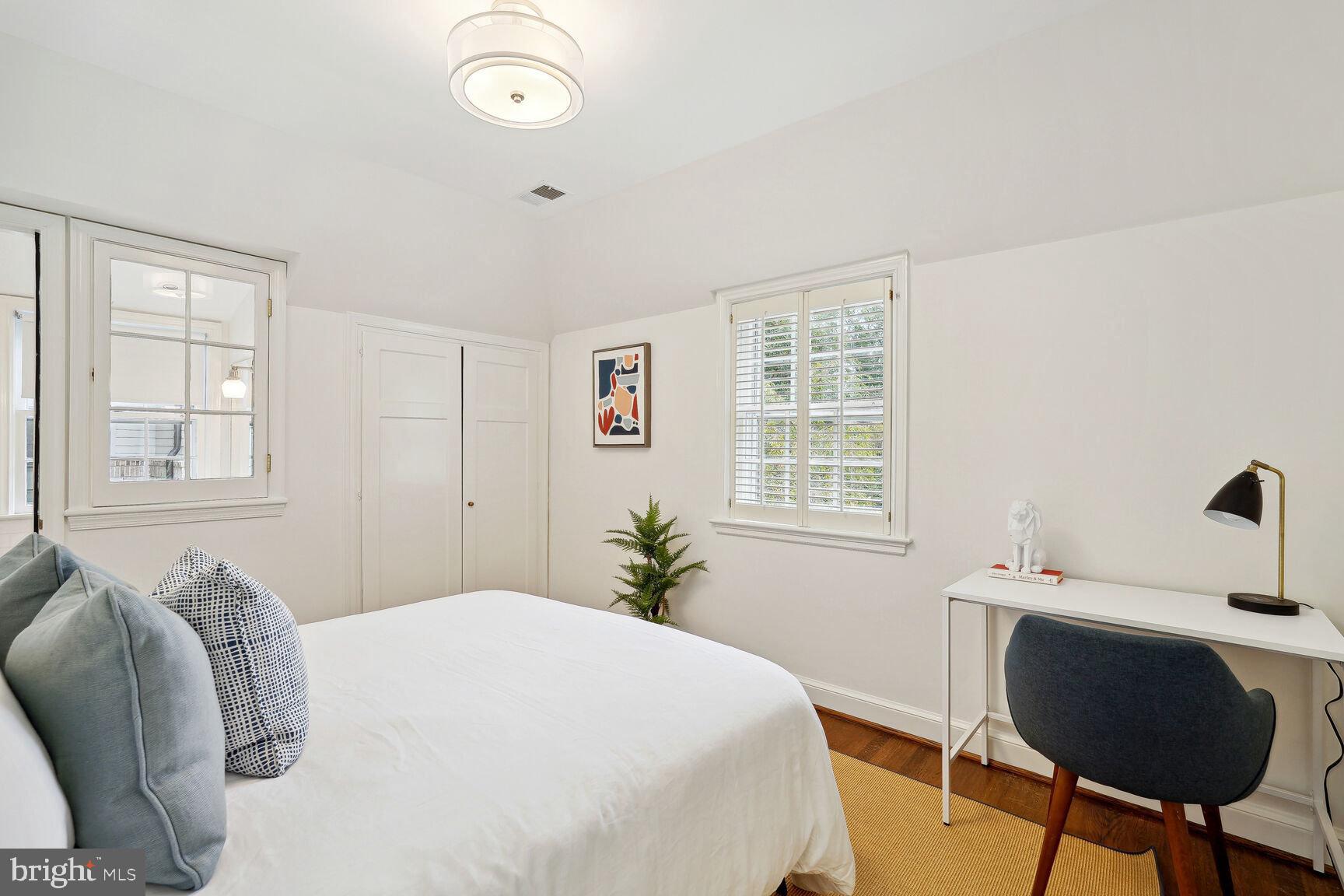 4828 QUEBEC STREET NW