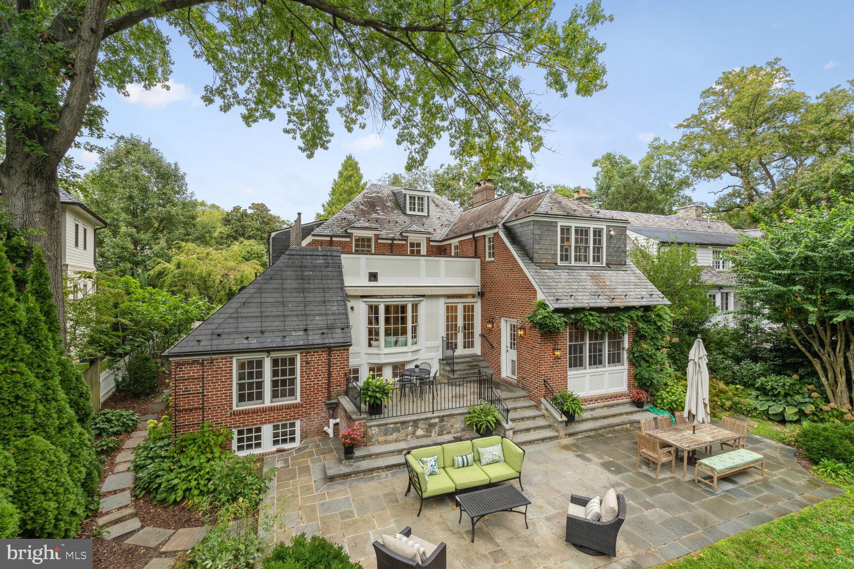 4828 QUEBEC STREET NW