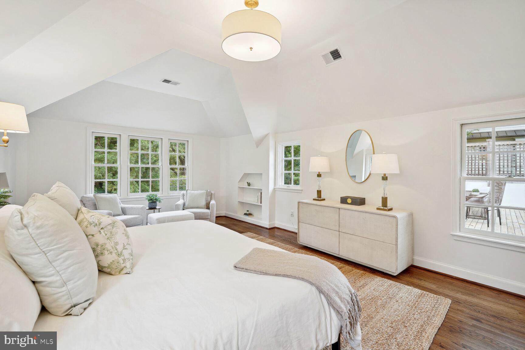 4828 QUEBEC STREET NW