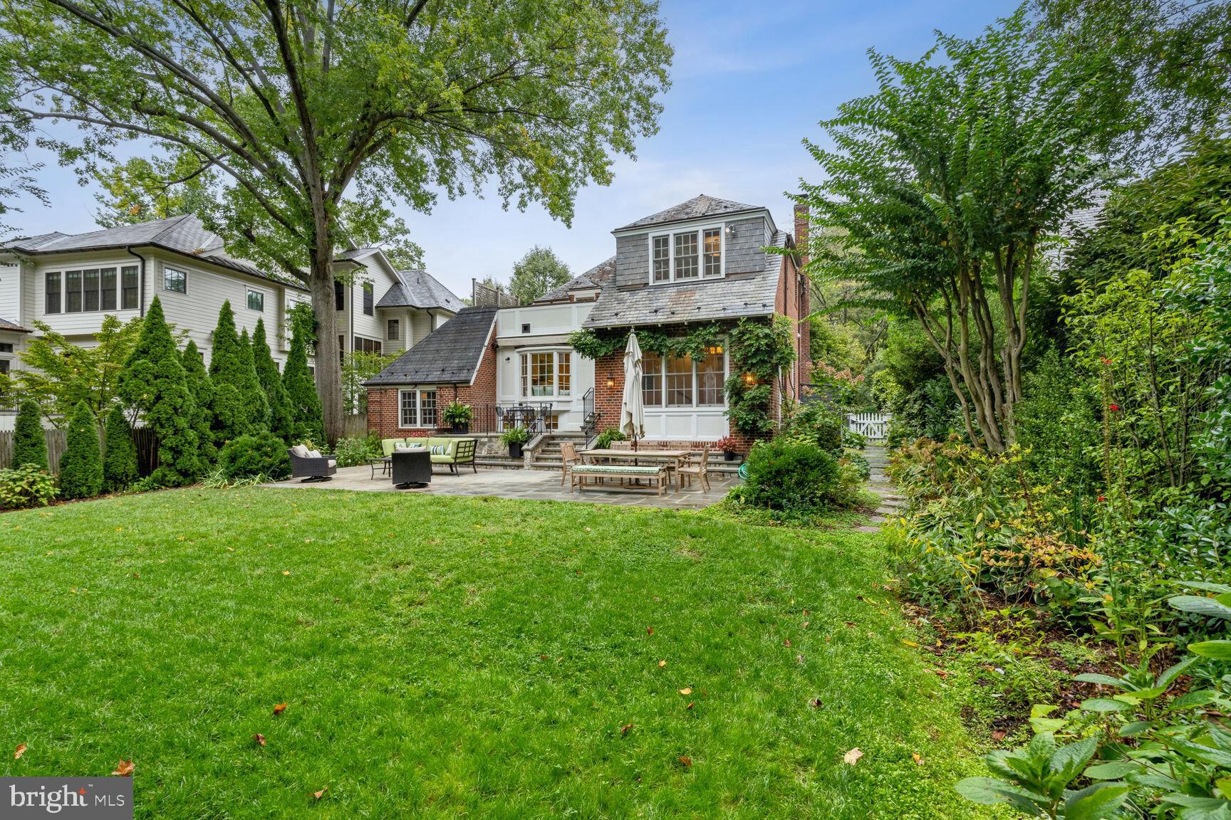 4828 QUEBEC STREET NW