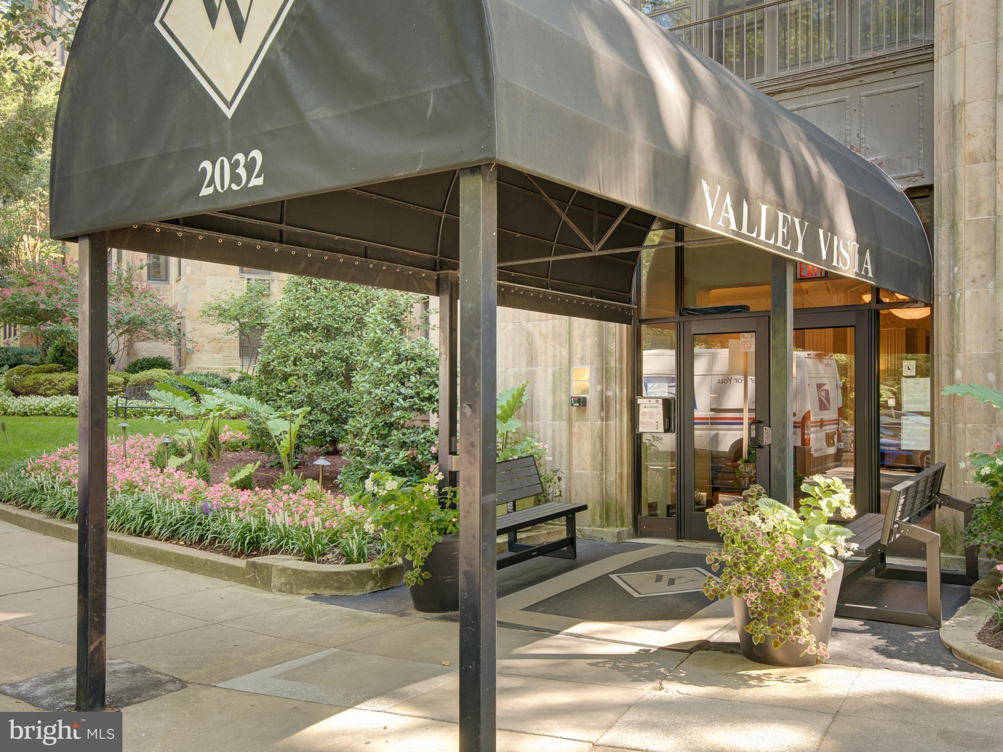 2040 BELMONT ROAD 2040 NW 425