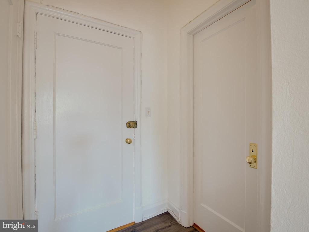2040 BELMONT ROAD 2040 NW 425