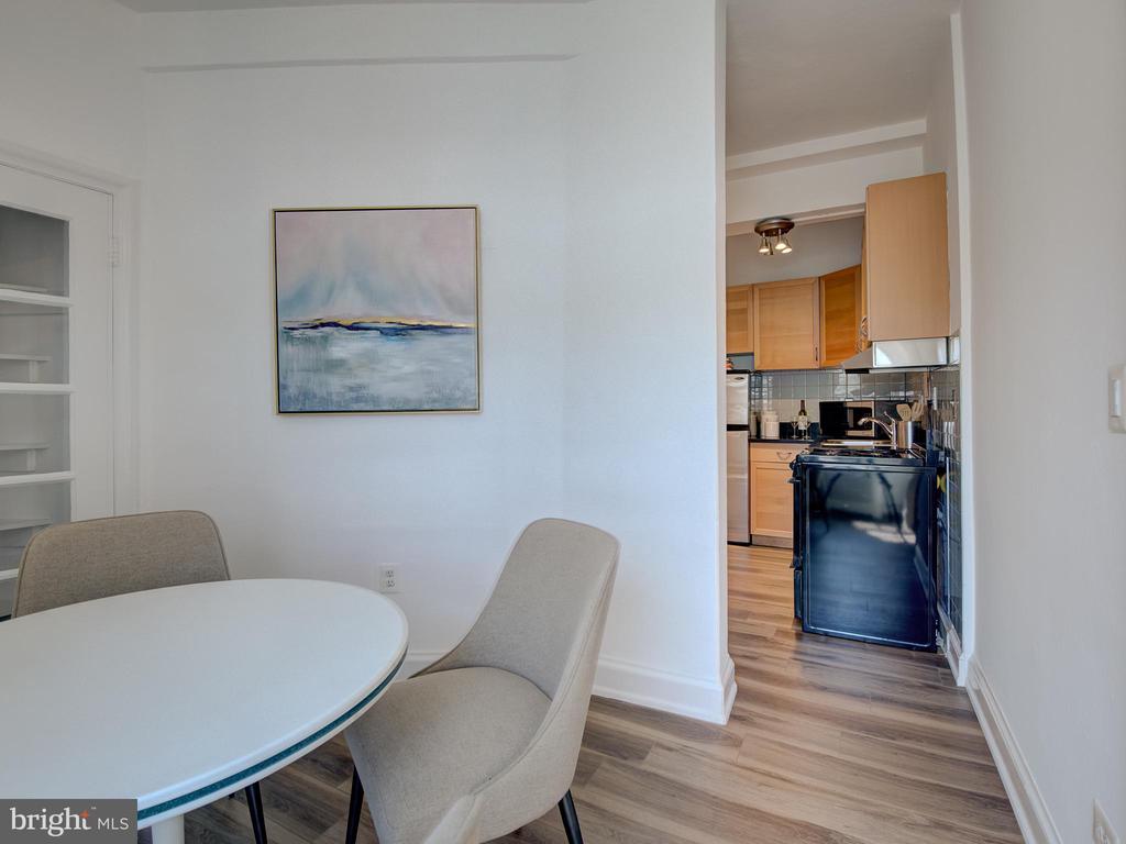 2040 BELMONT ROAD 2040 NW 425