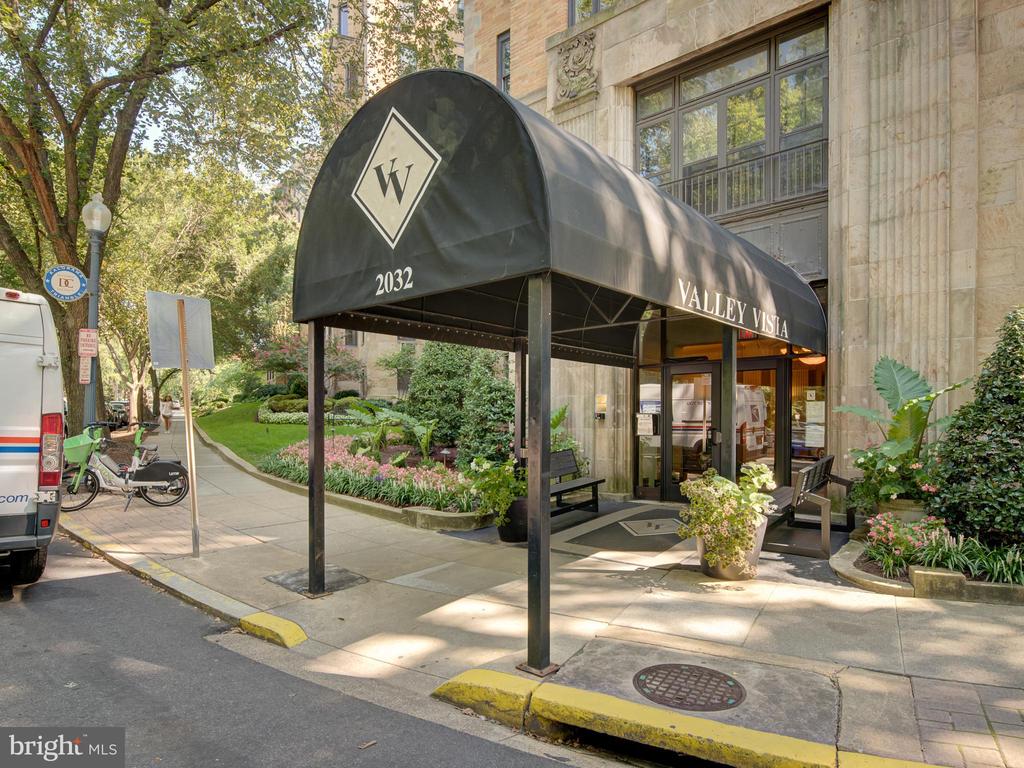 2040 BELMONT ROAD 2040 NW 425