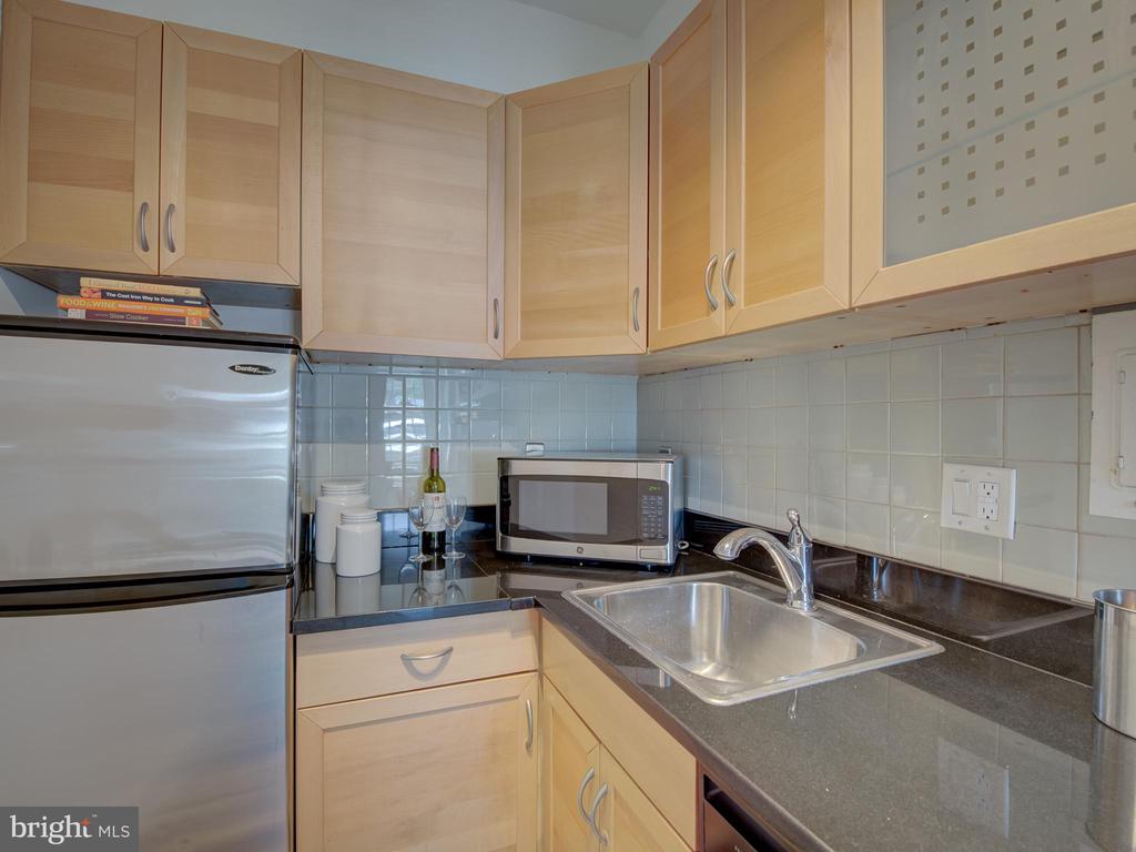 2040 BELMONT ROAD 2040 NW 425