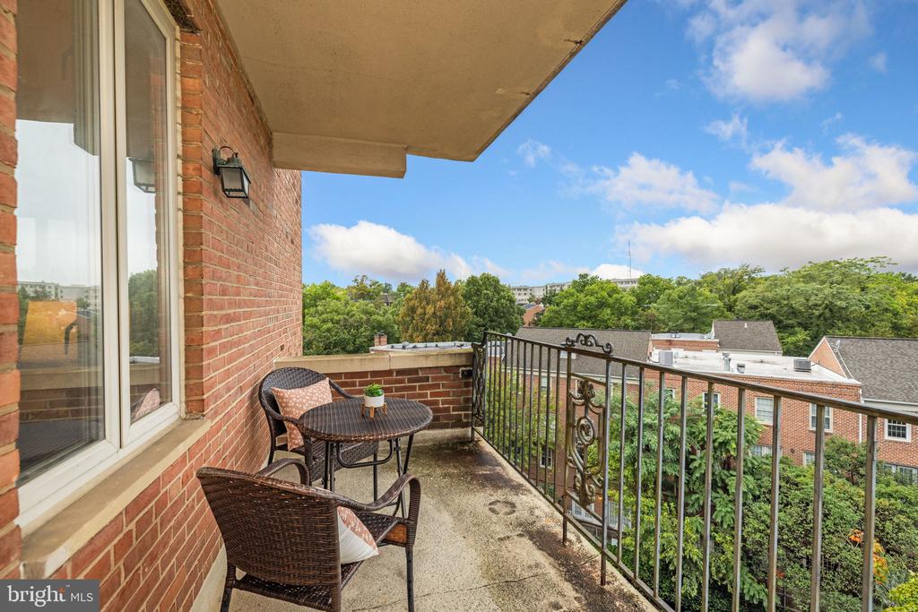 4301 MASSACHUSETTS AVENUE NW 6004