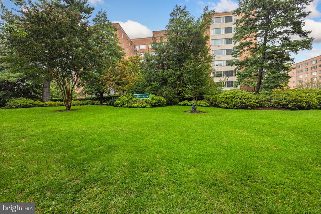 4301 MASSACHUSETTS AVENUE NW 6004