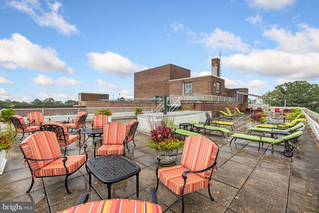 4301 MASSACHUSETTS AVENUE NW 6004