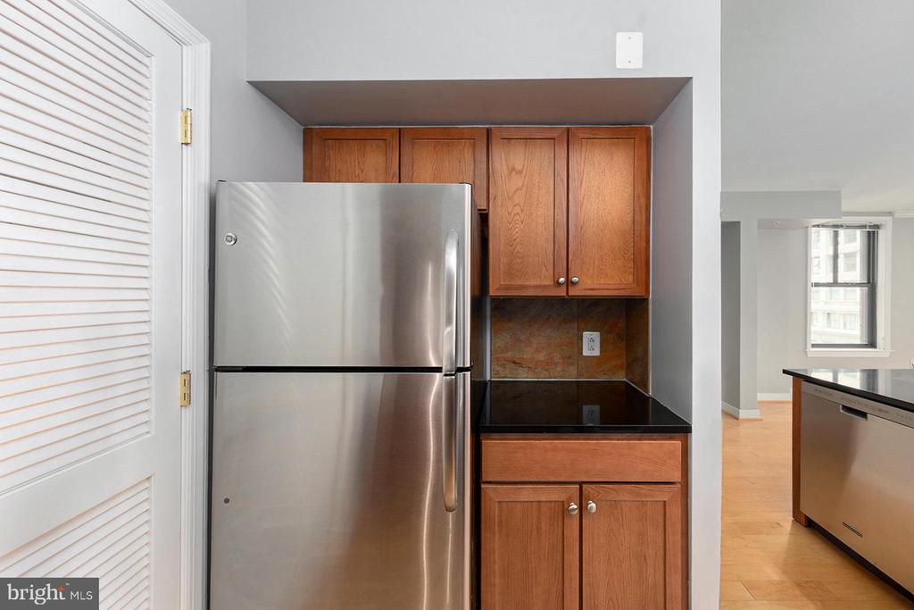 616 E E STREET NW 719
