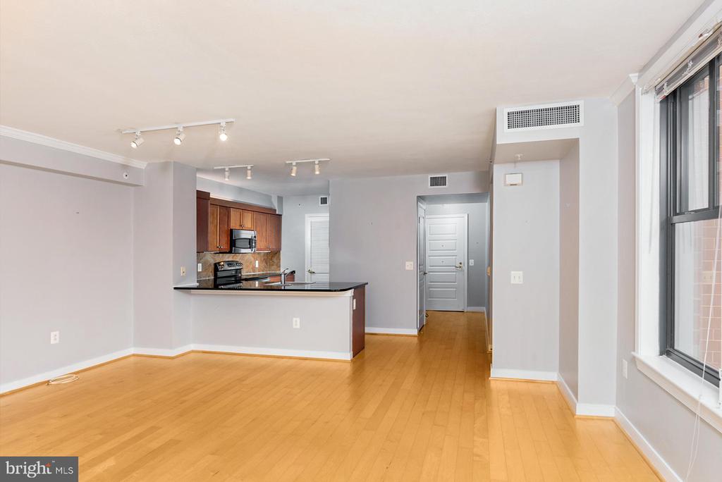 616 E E STREET NW 719