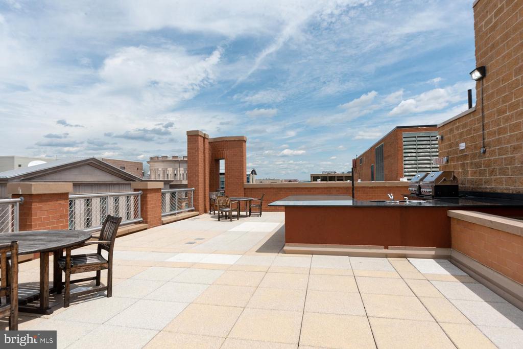 616 E E STREET NW 719