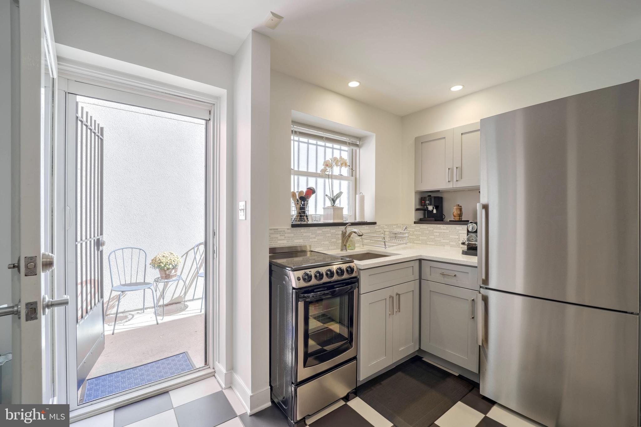 2020 HILLYER PLACE NW