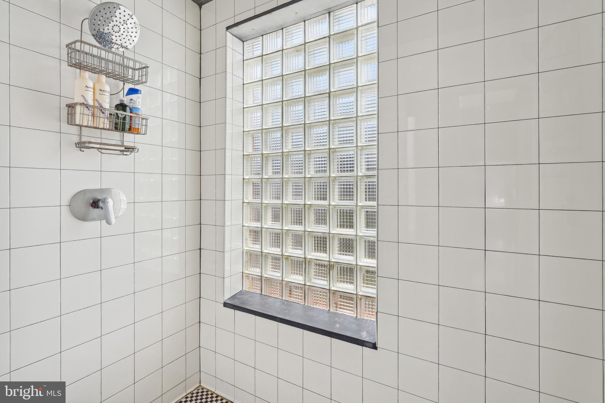 2020 HILLYER PLACE NW