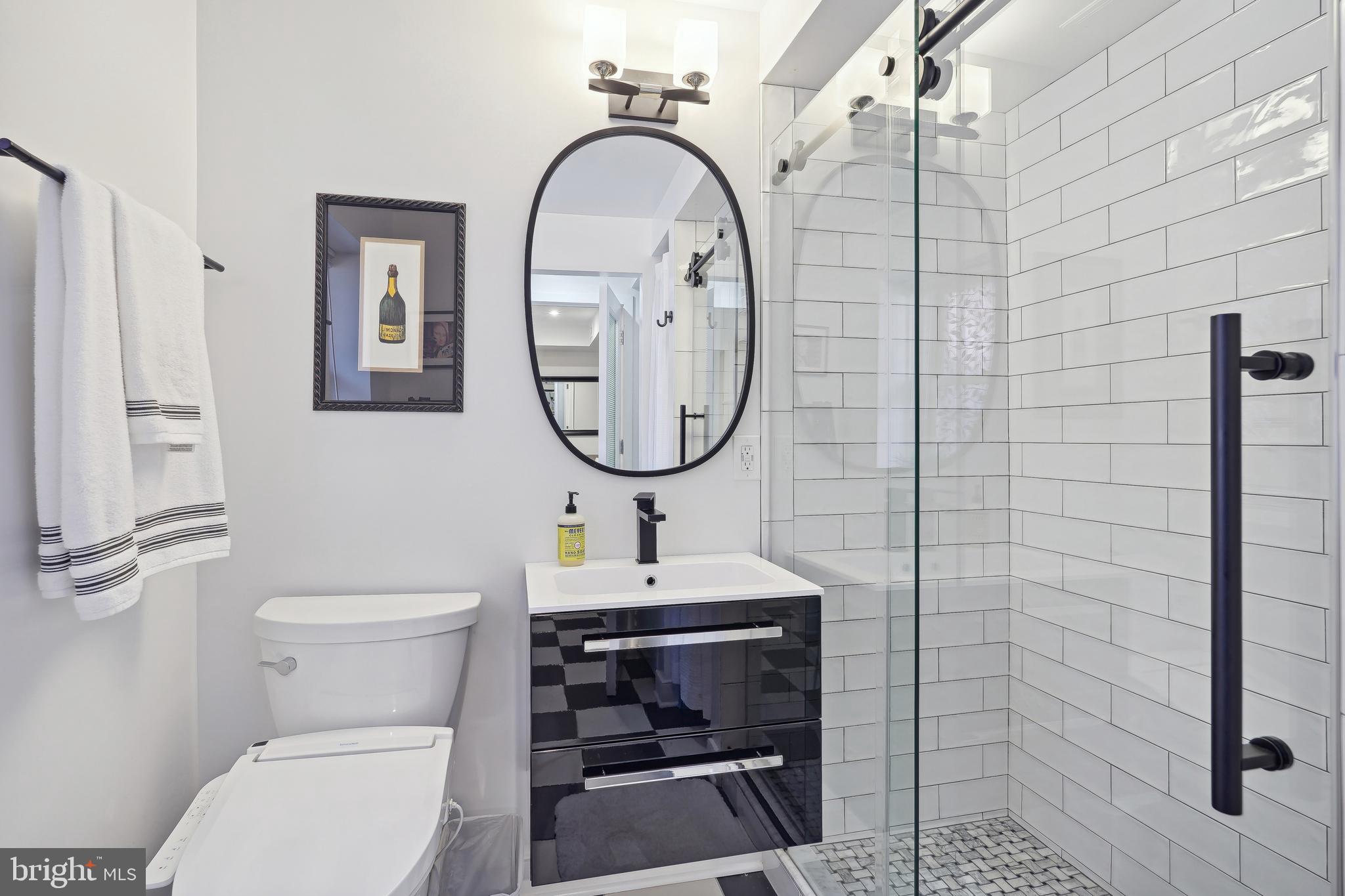 2020 HILLYER PLACE NW