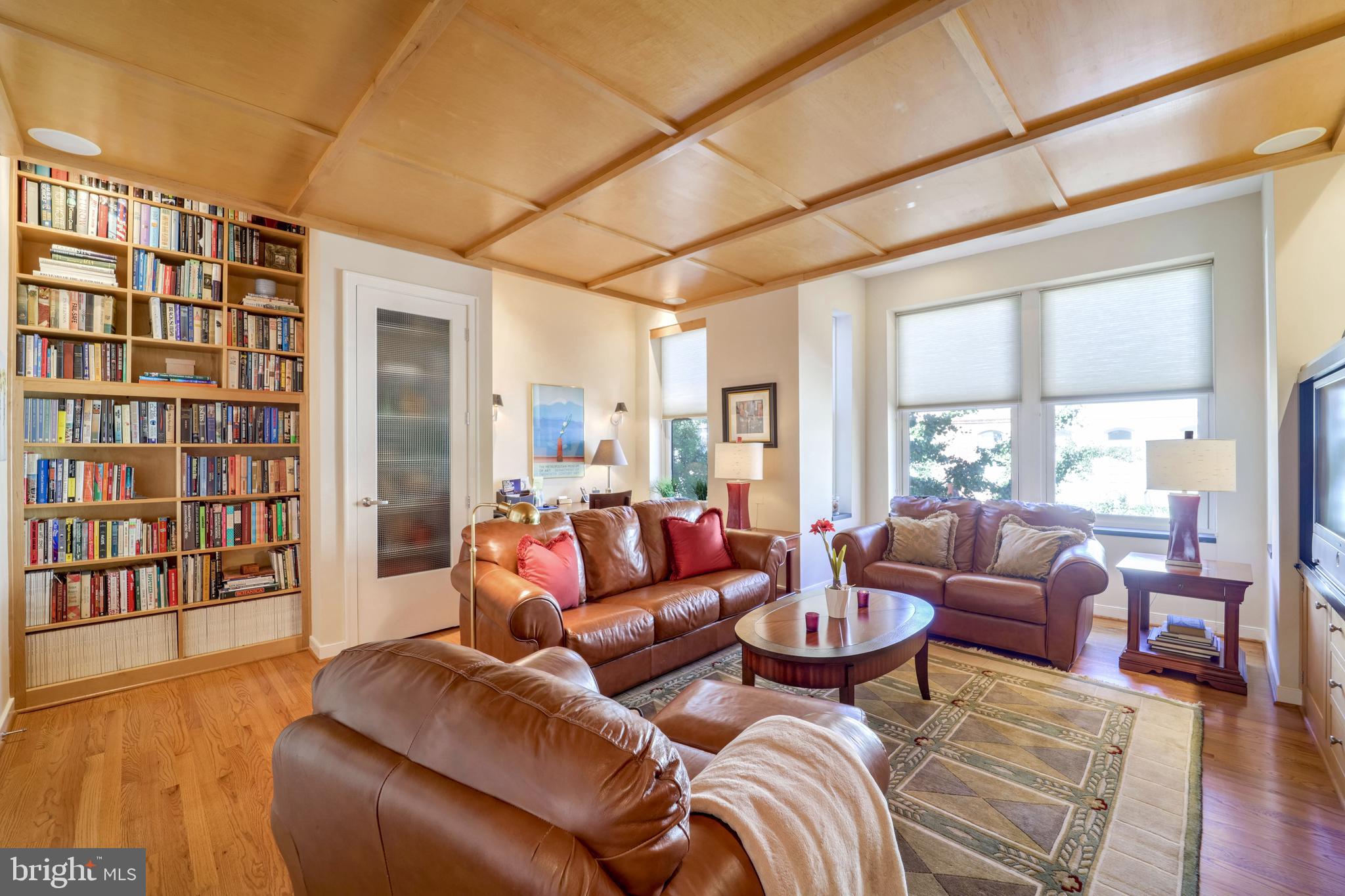 2020 HILLYER PLACE NW