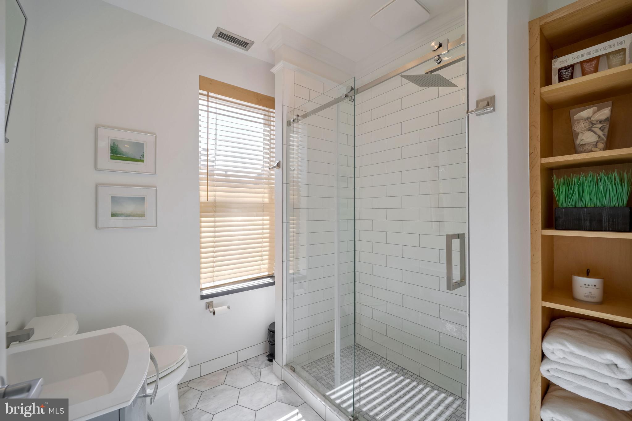 2020 HILLYER PLACE NW