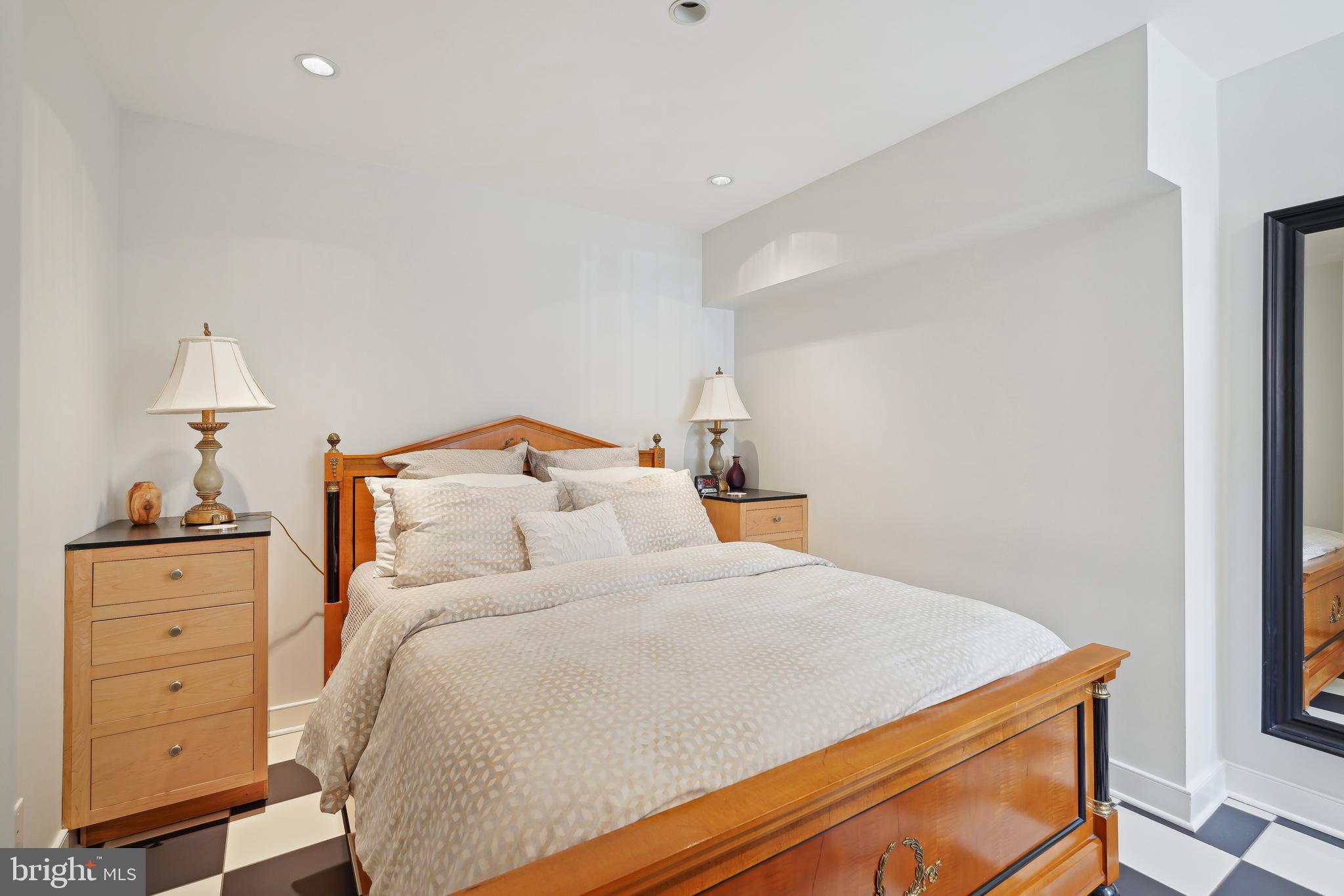 2020 HILLYER PLACE NW