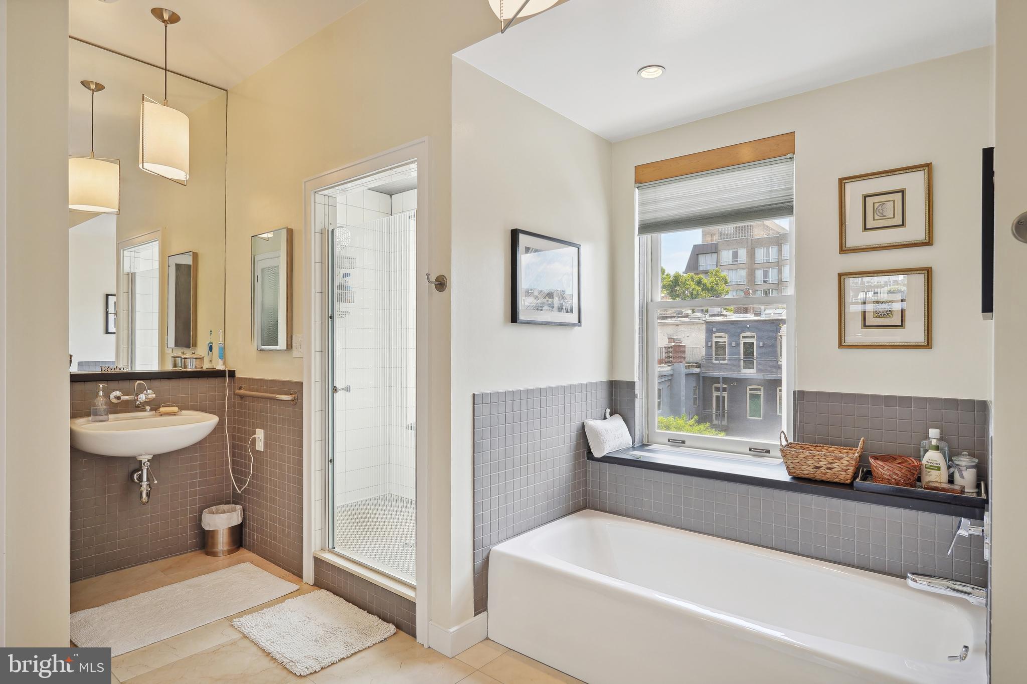 2020 HILLYER PLACE NW