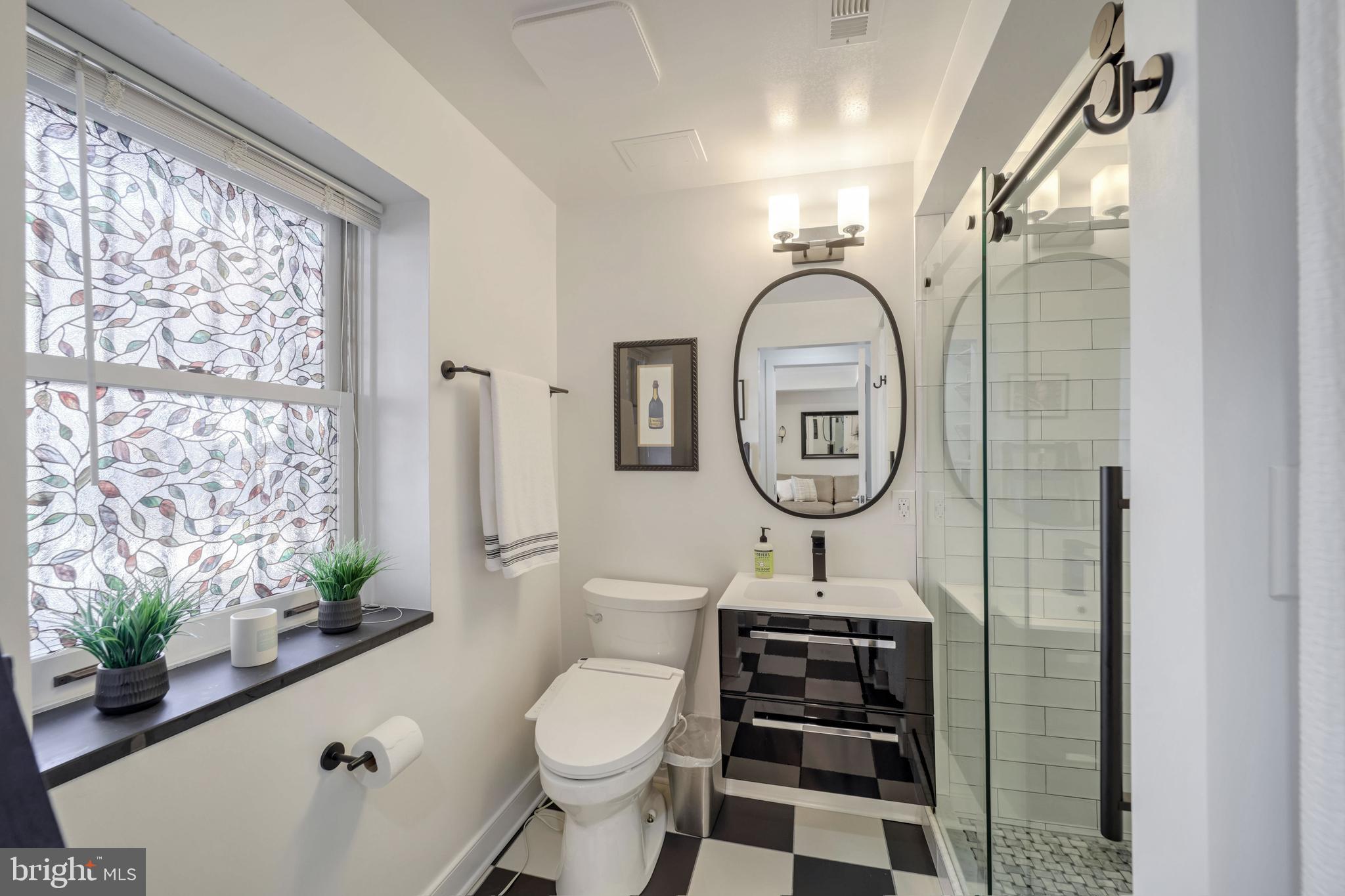 2020 HILLYER PLACE NW