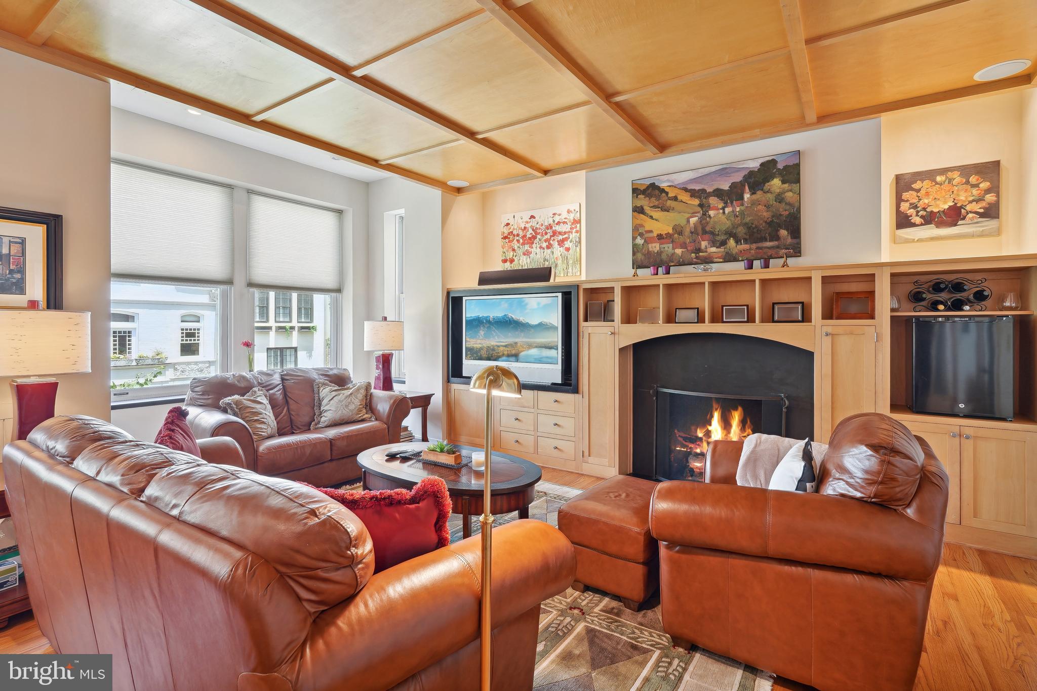 2020 HILLYER PLACE NW