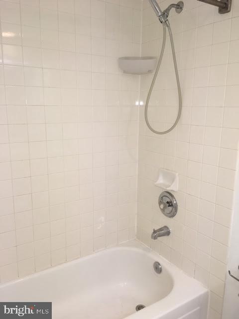 1801 CALVERT STREET NW G8