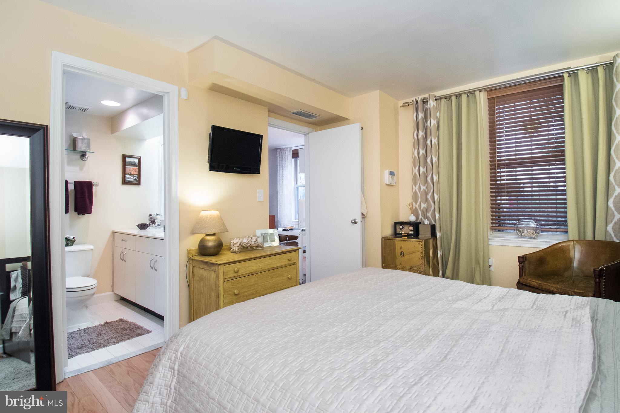 1801 CALVERT STREET NW G8