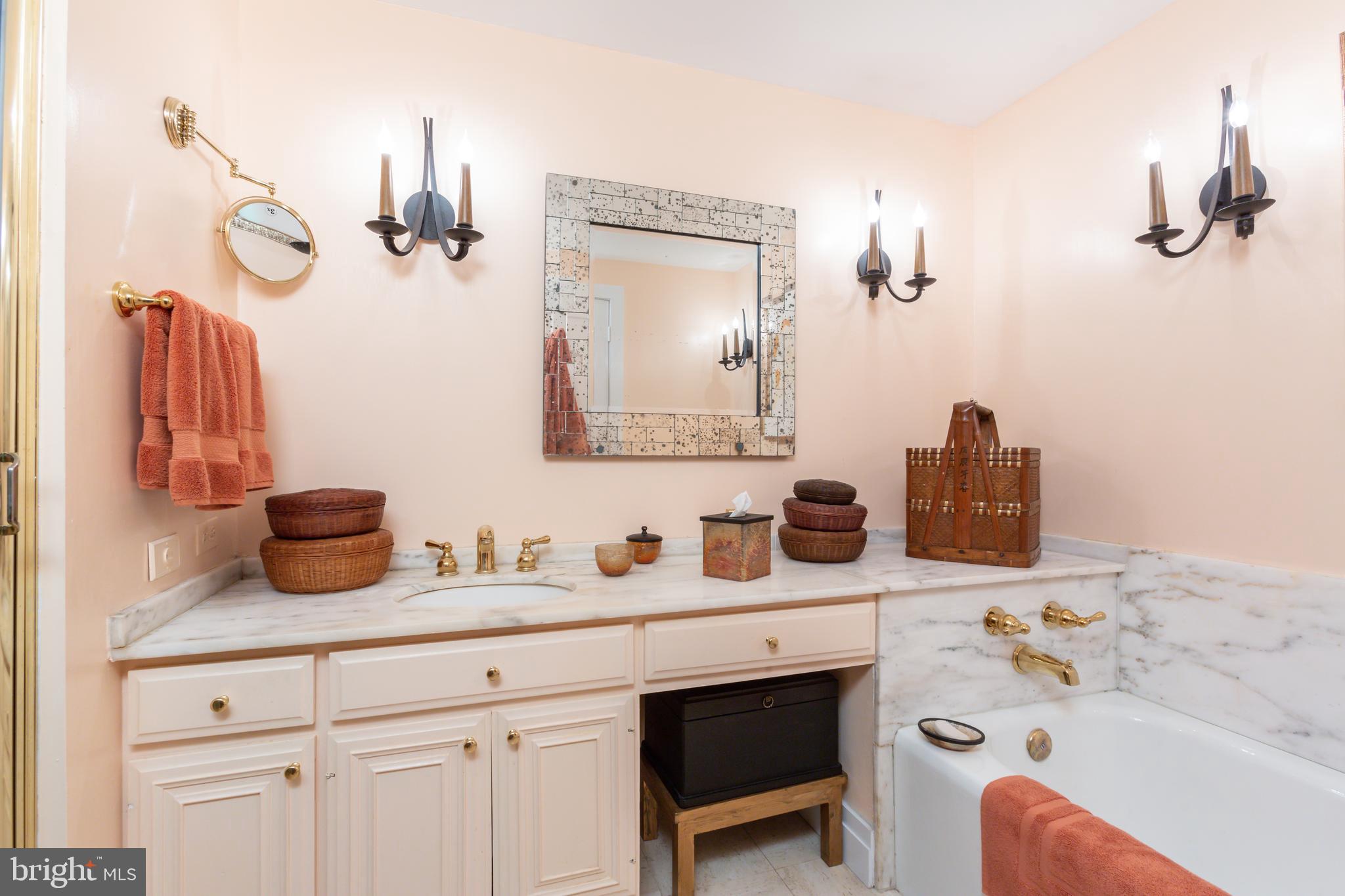 2700 NW VIRGINIA AVENUE NW 809