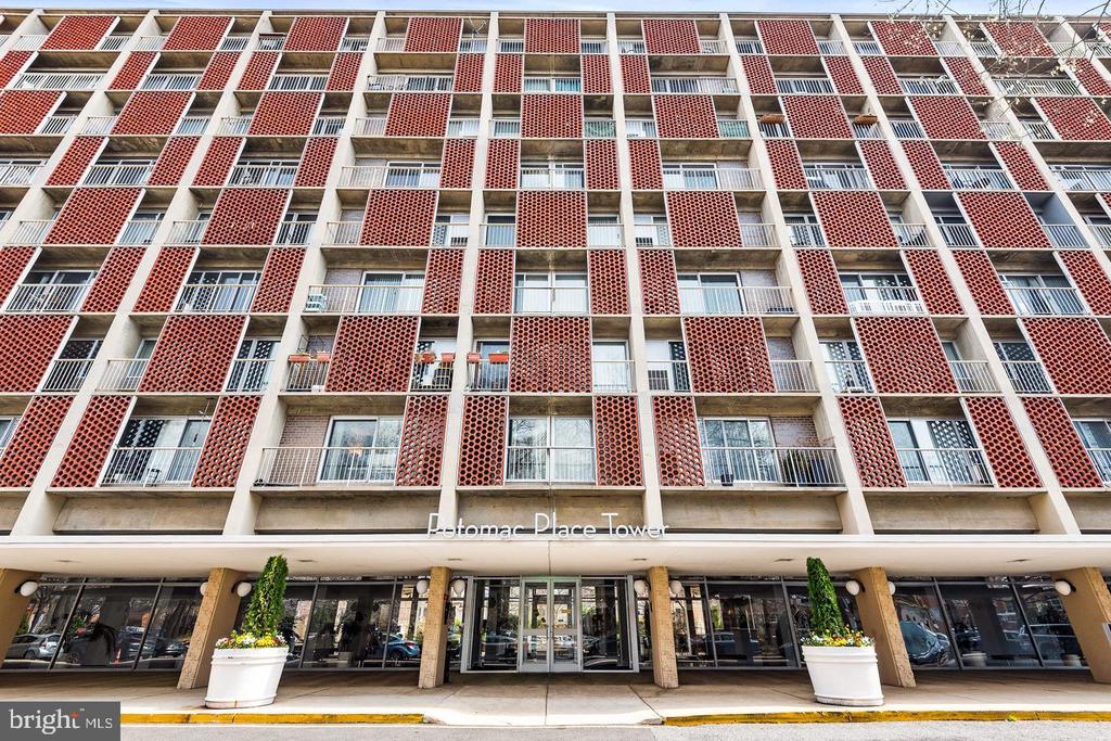800 4TH STREET SW S313