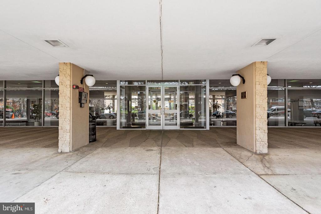 800 4TH STREET SW S313