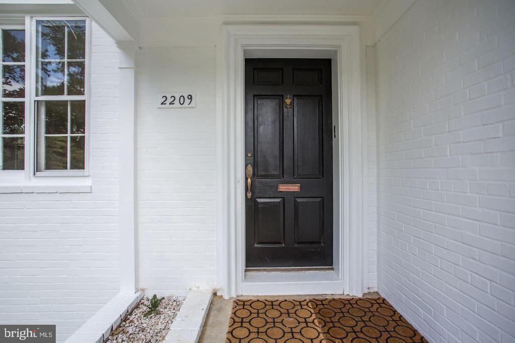 2209 46TH STREET NW
