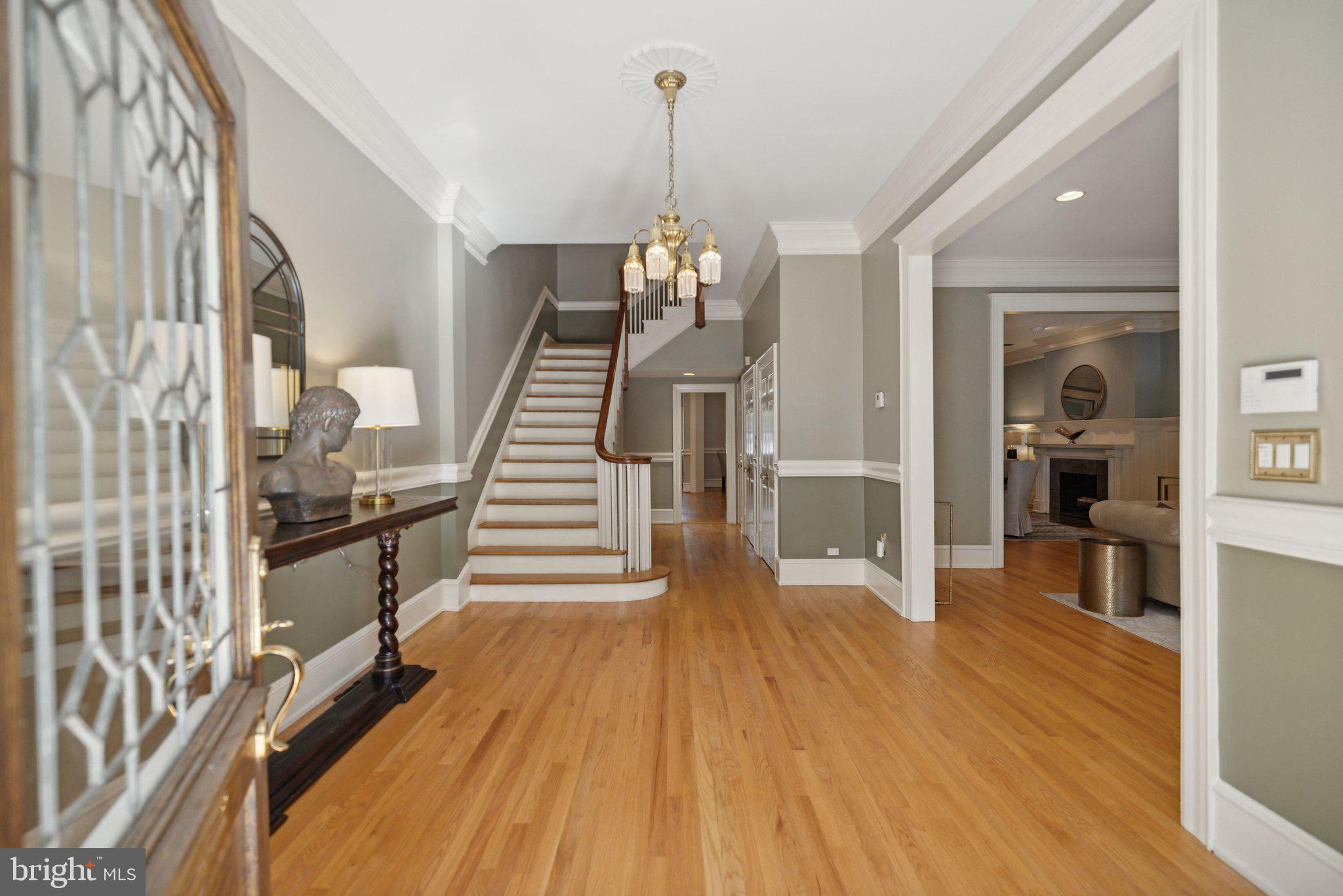 2619 WOODLEY PLACE NW