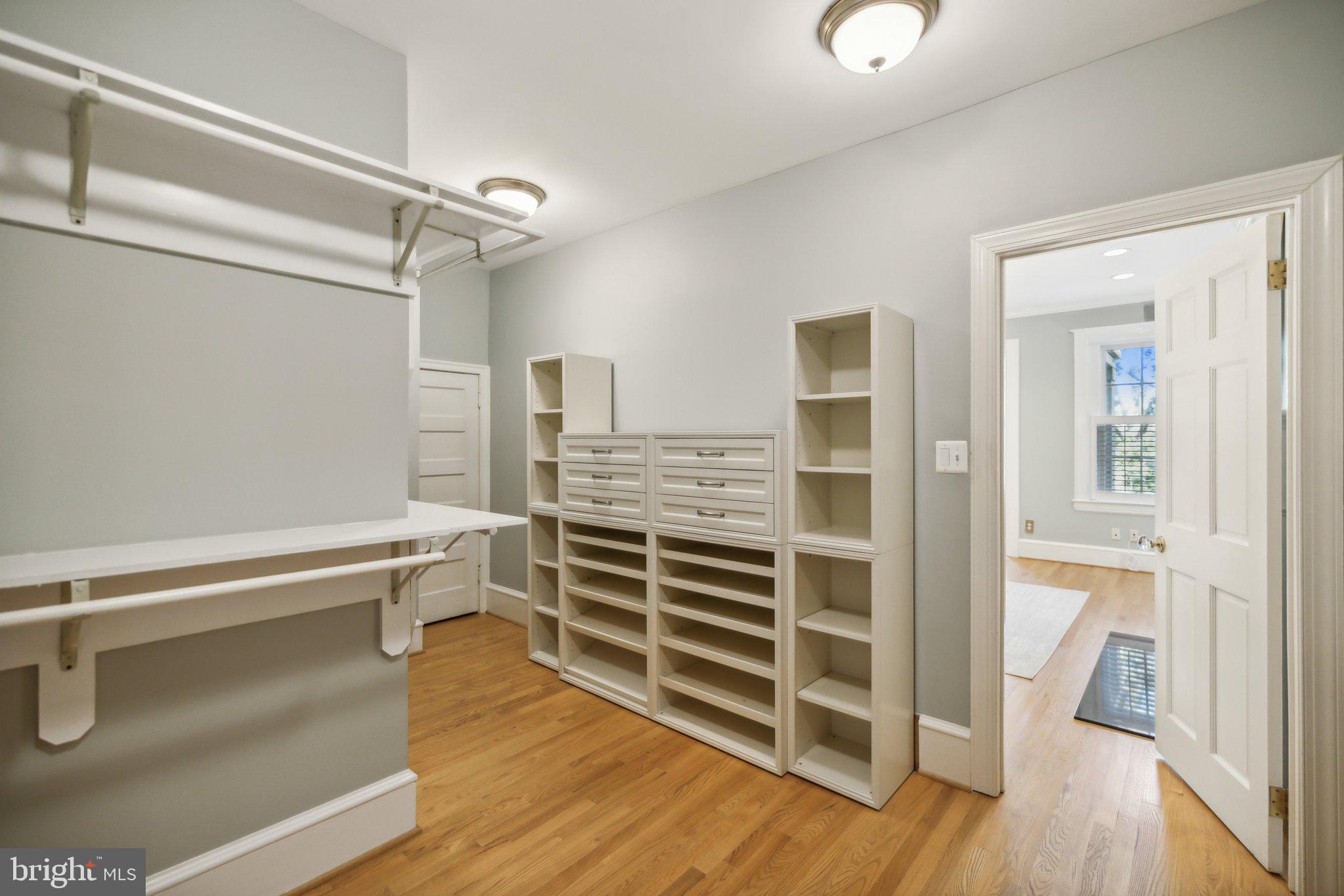 2619 WOODLEY PLACE NW