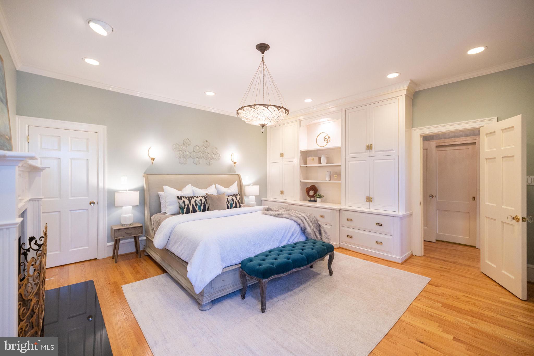 2619 WOODLEY PLACE NW