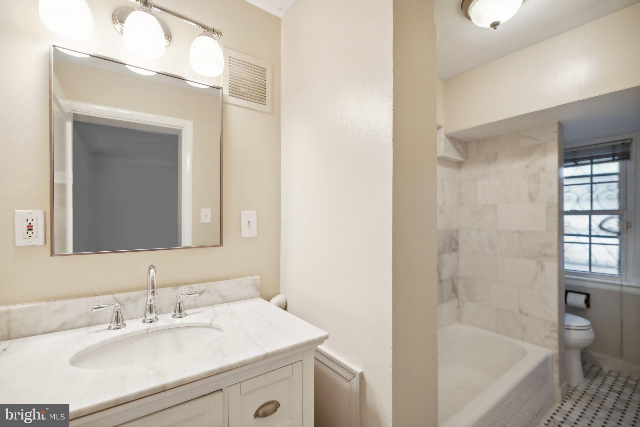 2619 WOODLEY PLACE NW