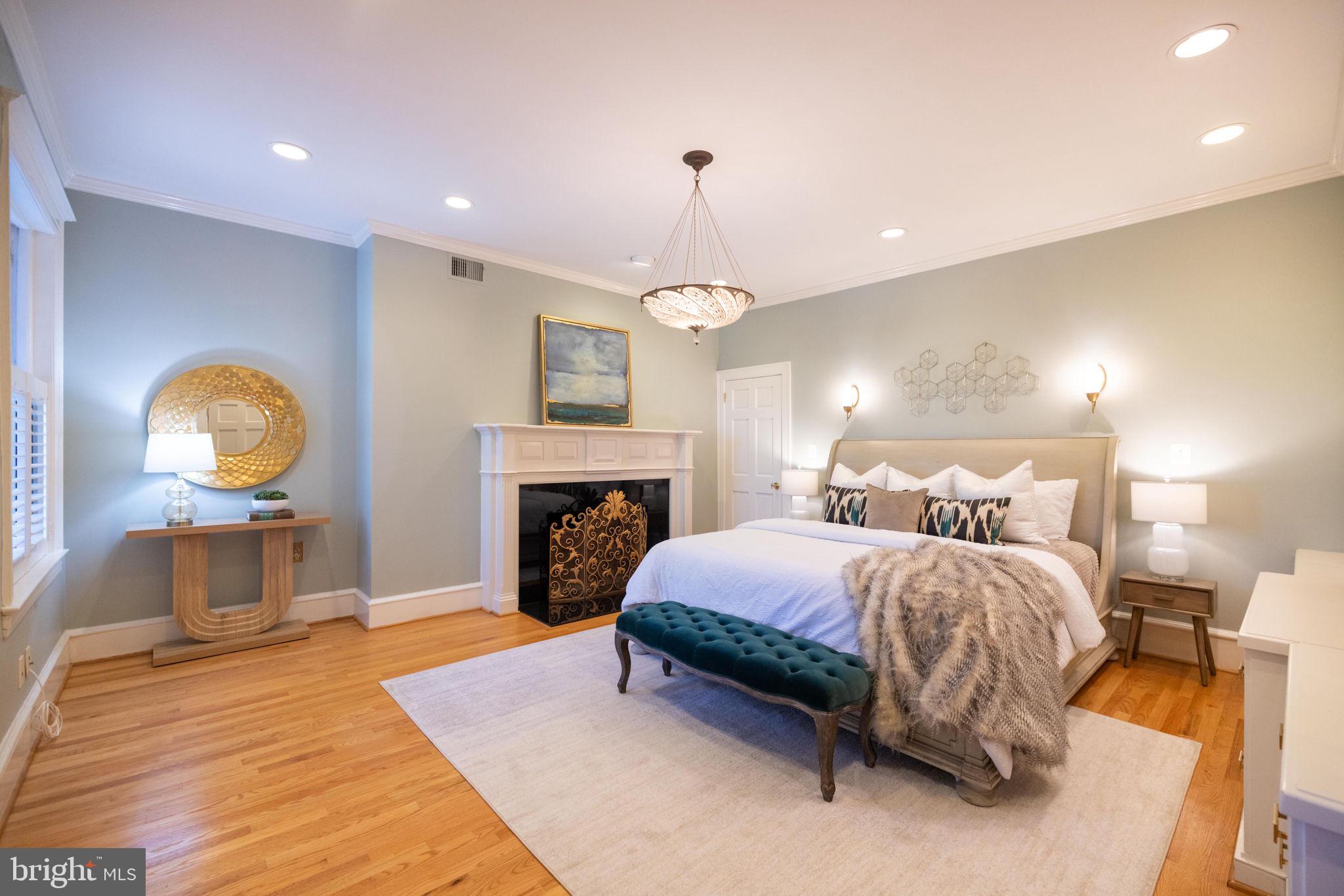 2619 WOODLEY PLACE NW