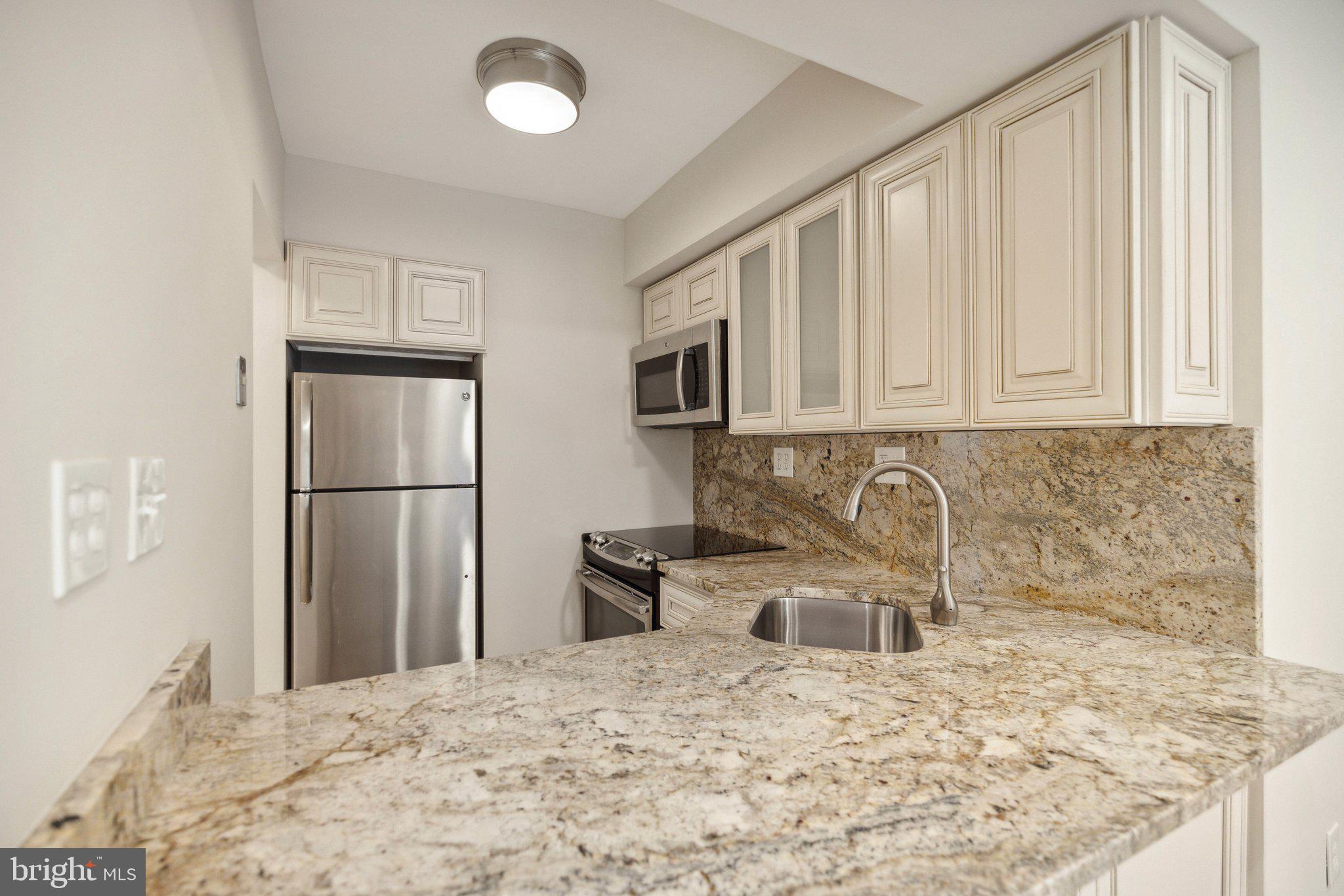 2619 WOODLEY PLACE NW