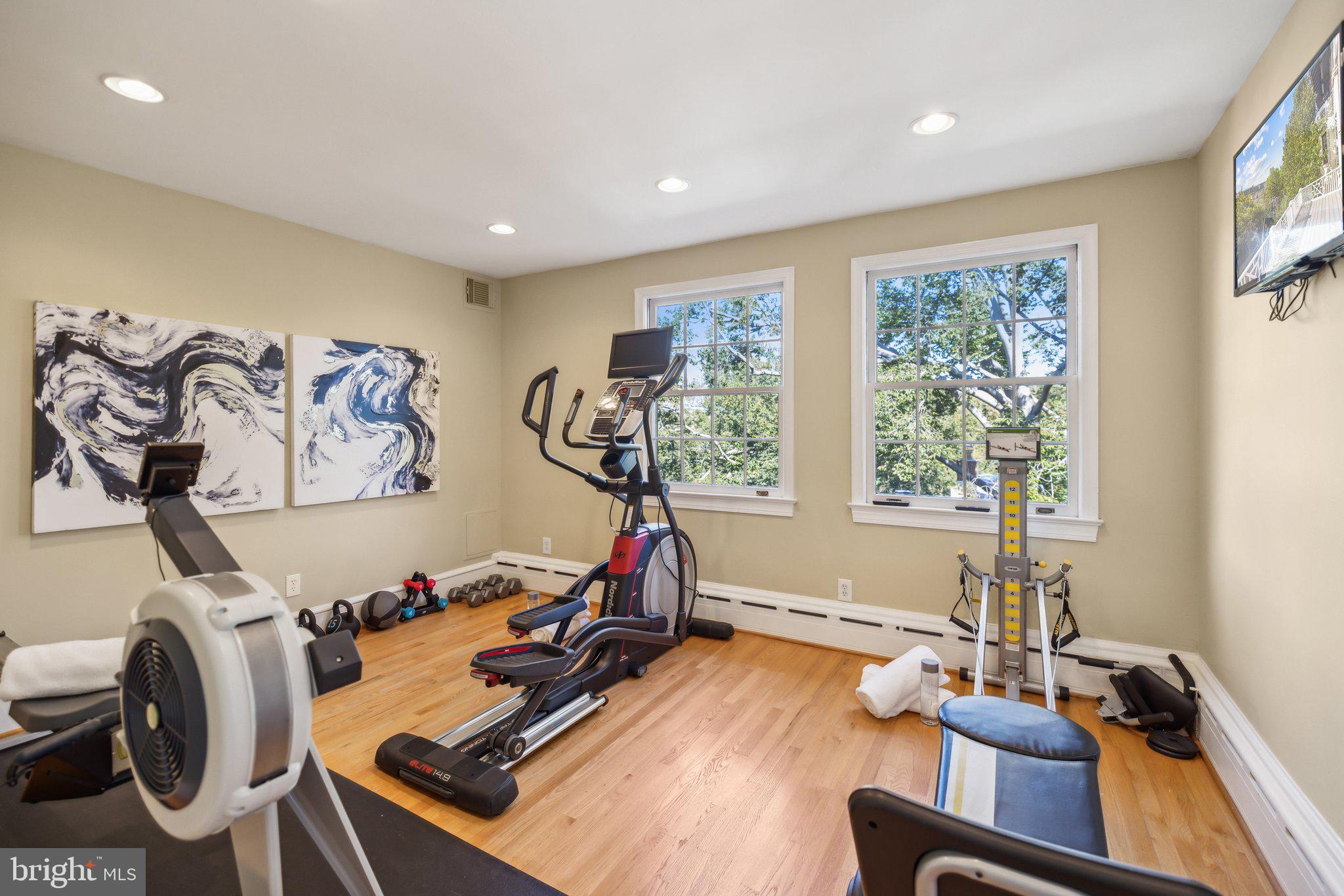 2619 WOODLEY PLACE NW