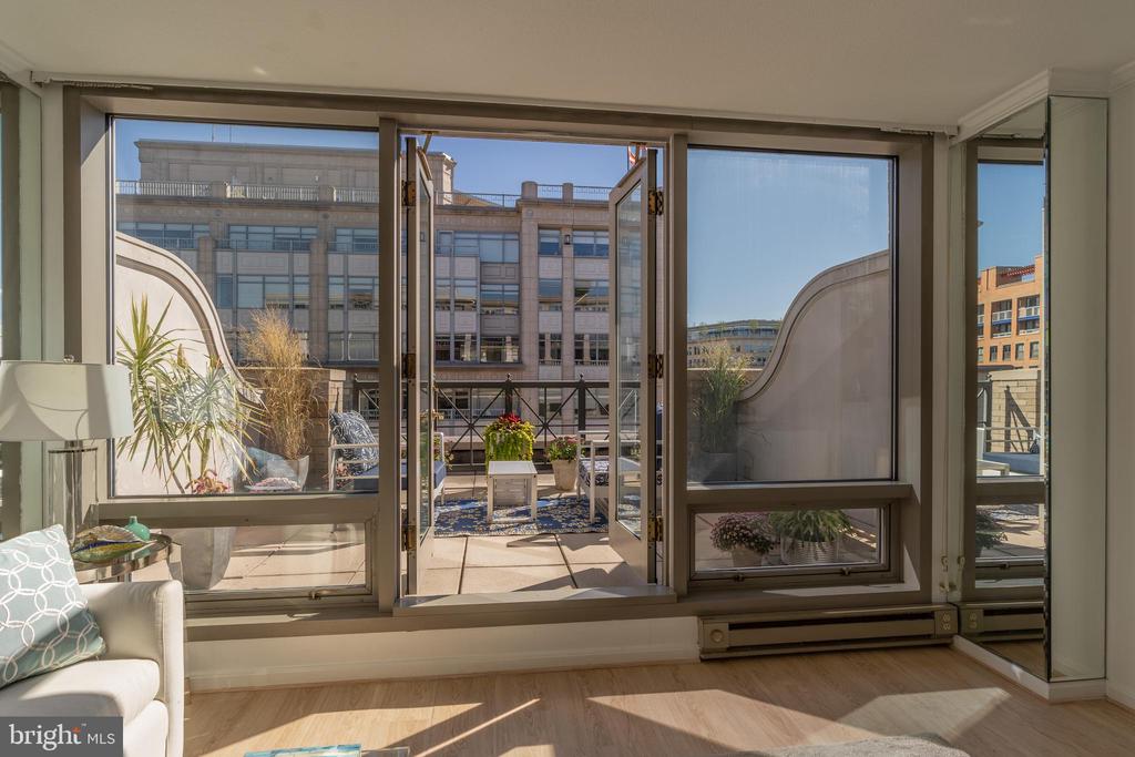 701 PENNSYLVANIA AVENUE NW 1015