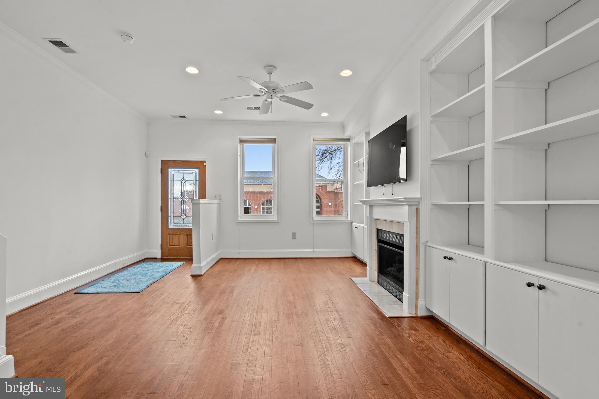 1258 NEAL STREET NE