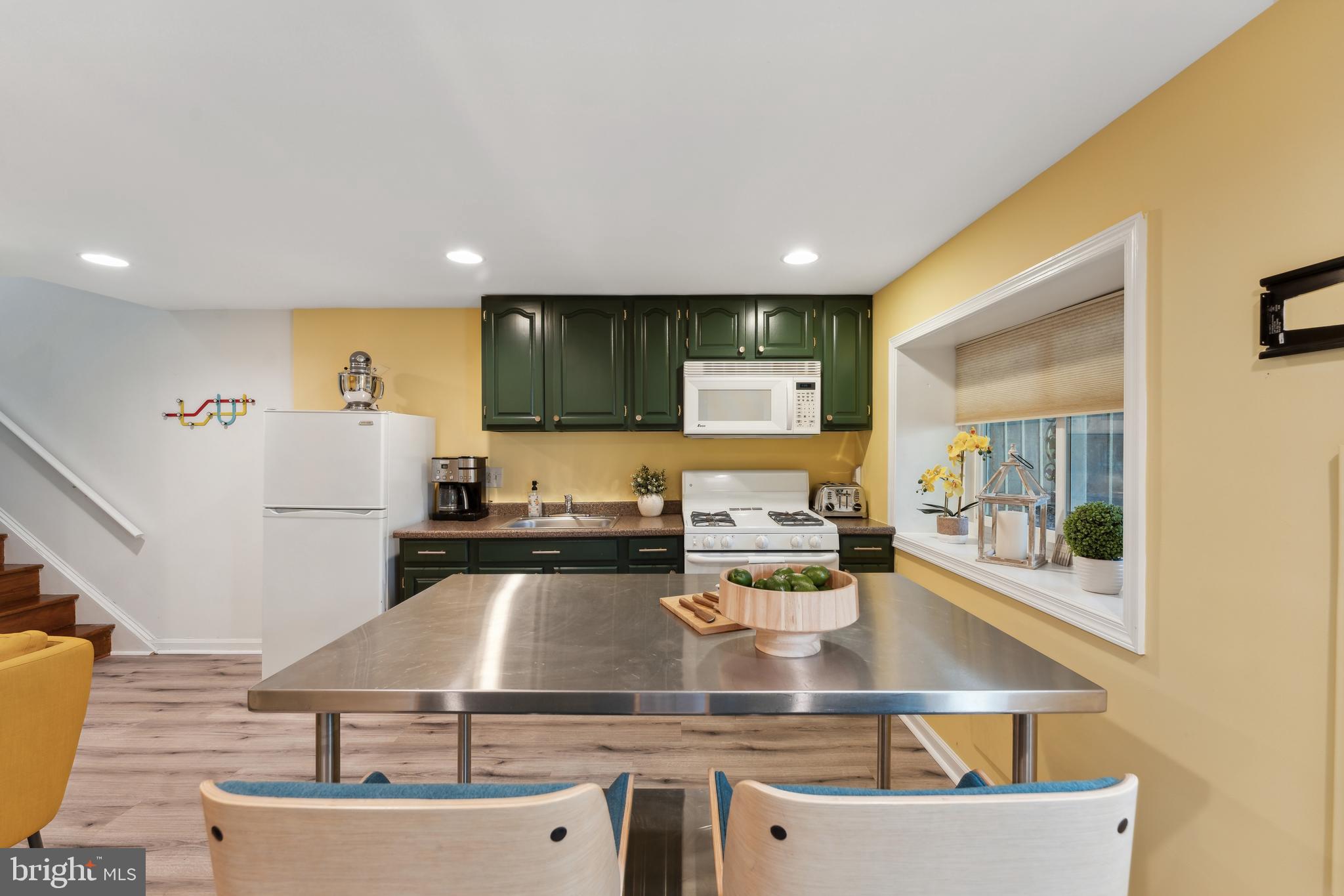 1258 NEAL STREET NE