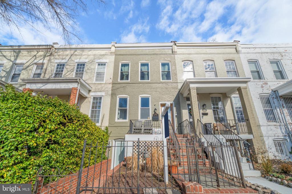 1258 NEAL STREET NE