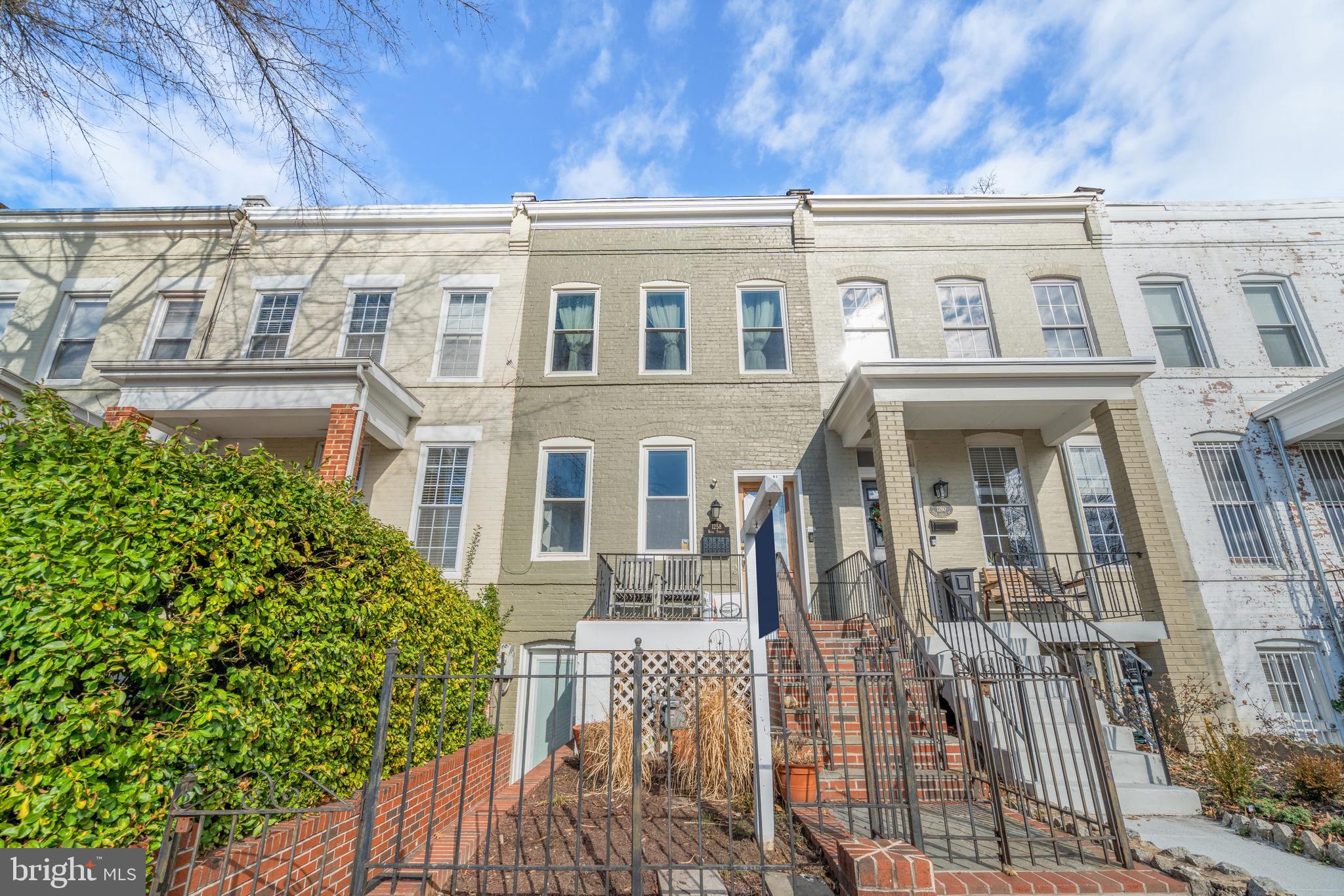 1258 NEAL STREET NE