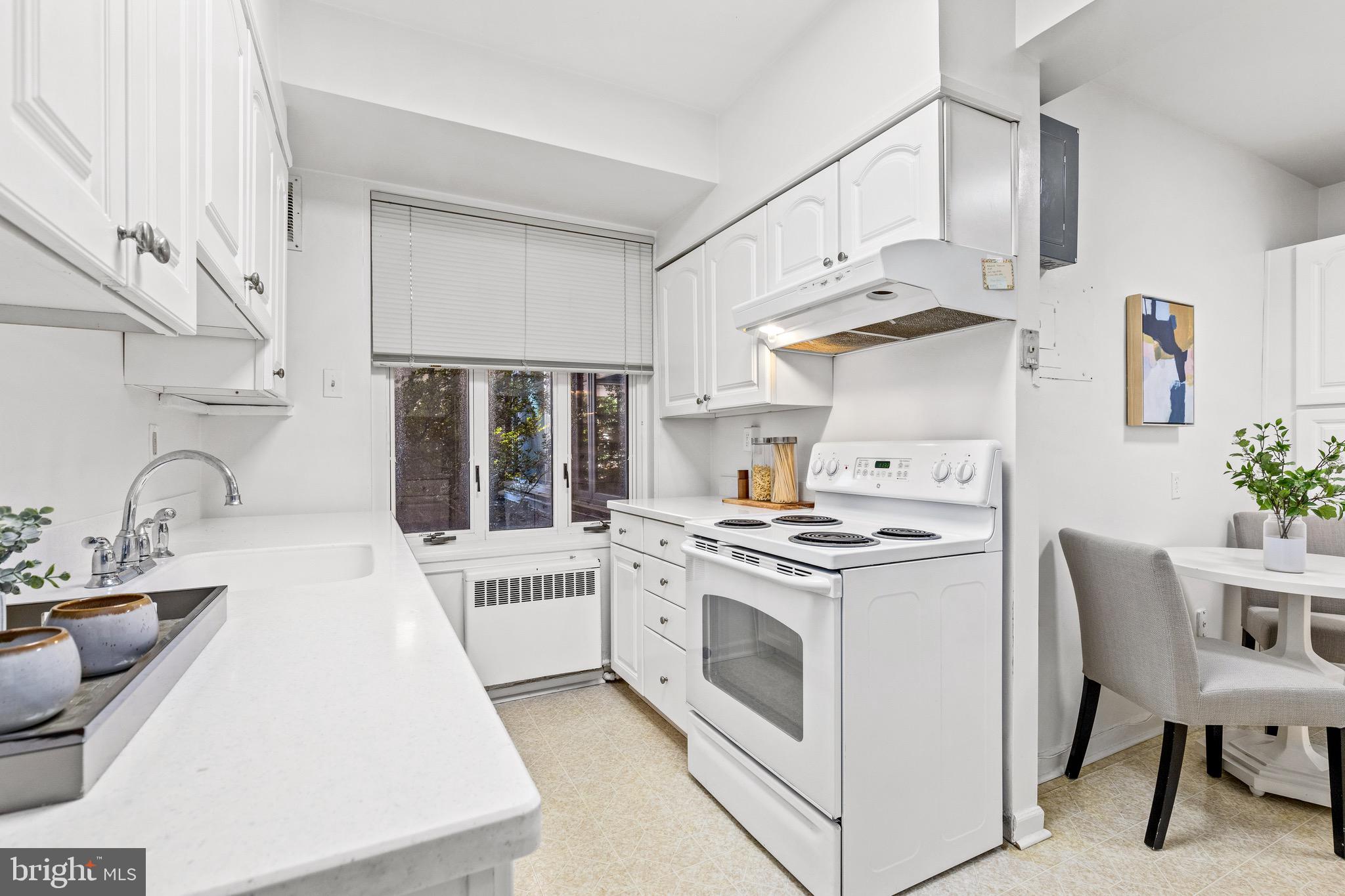 4301 MASSACHUSETTS AVENUE NW 1008