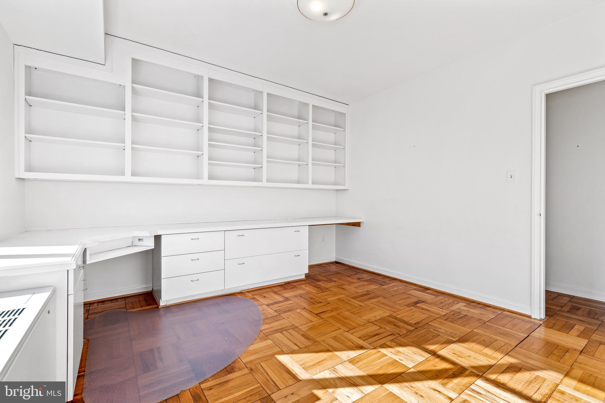 4301 MASSACHUSETTS AVENUE NW 1008