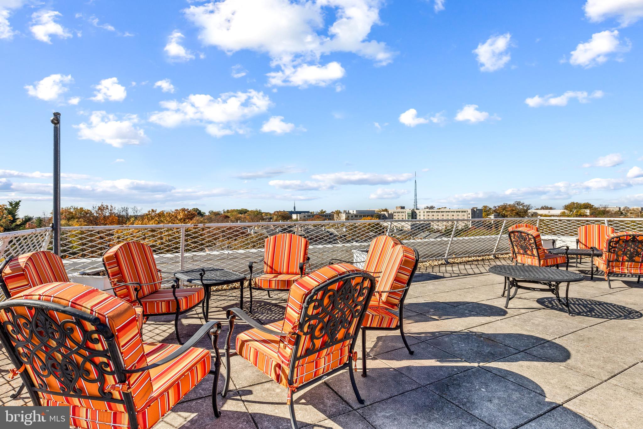 4301 MASSACHUSETTS AVENUE NW 1008